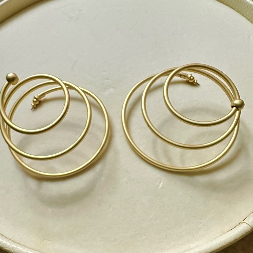 Chic KHOI Gold Spiral Hoop Earrings